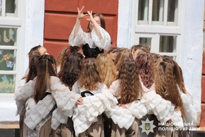 Новини Вінниці / День, що зігрів серця: на Вінниччині поліцейські та волонтери влаштували свято для дітей, які потребують особливої уваги  