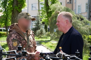 Новини Вінниці / На Вінниччині для воїнів військової частини А5049 передали дрони 