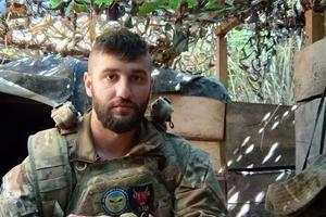 Новини Вінниці / На Вінниччині сім’я загиблого прикордонника передала позашляховик для фронту