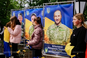 Новини Вінниці / На Вінниччині відкрили Алеї пам’яті на честь загиблих воїнів «Червоної Калини»