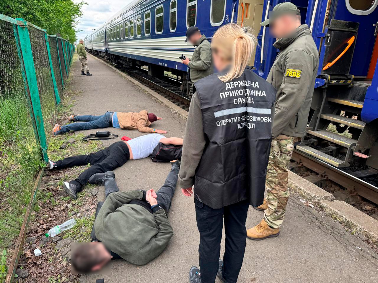 Новини Вінниці / На залізничній станції «Ягодин» затримали вінничанина та ще двох чоловіків, які намагалися перетнути кордон