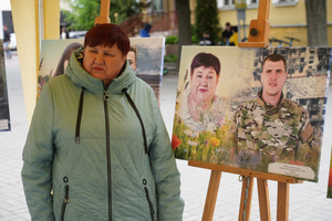 Новини Вінниці / «Серце матері воїна»: у центрі Вінниці пройшла фотовиставка до Дня матері