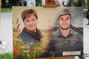 Новини Вінниці / «Серце матері воїна»: у центрі Вінниці пройшла фотовиставка до Дня матері