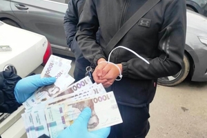 Новини Вінниці / У Вінниці затримали трьох хлопців, які, погрожуючи вбивством, вимагали гроші у неповнолітнього 