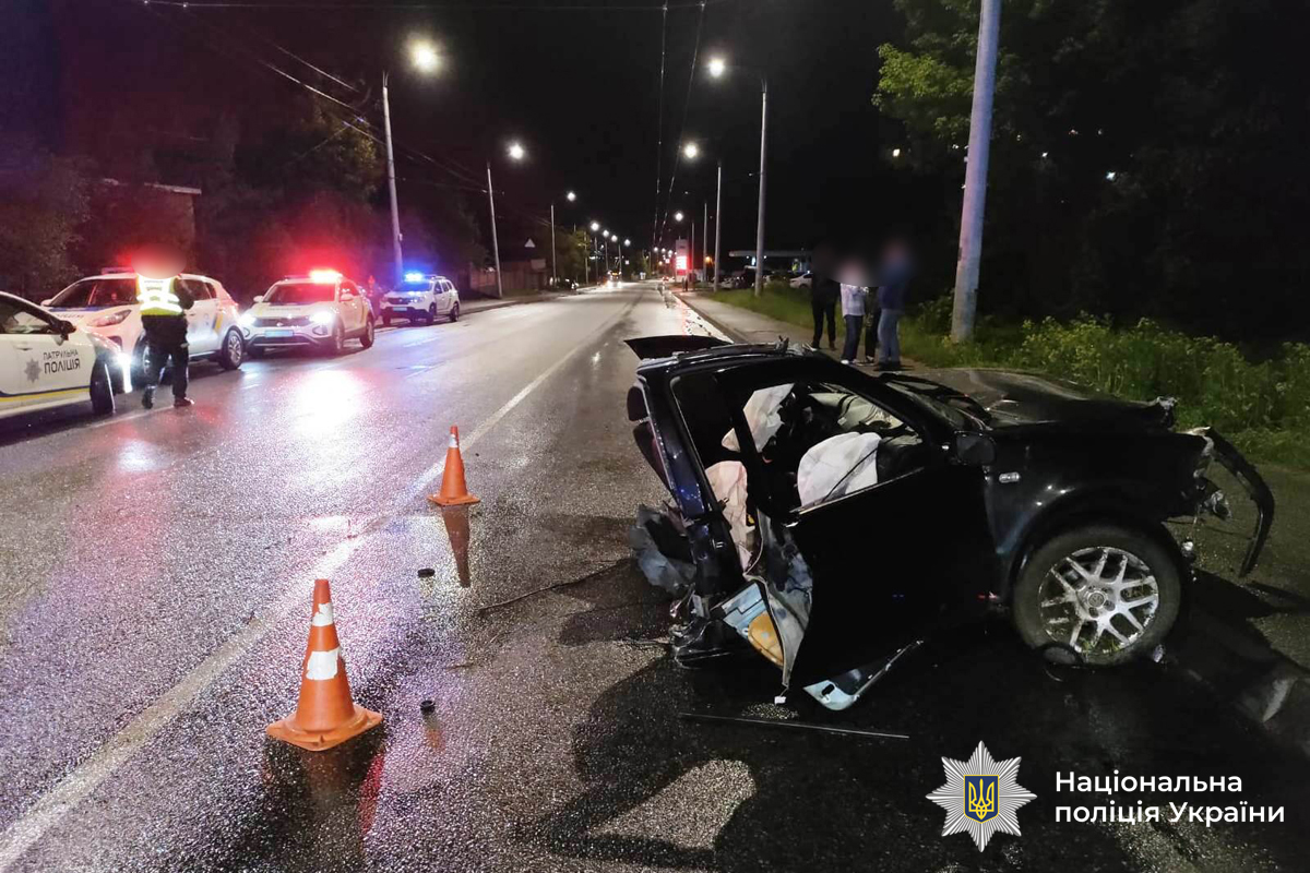 Новини Вінниці / Від удару автомобіль розірвало навпіл: подробиці страшної ДТП на Тяжилові, у якій загинув 22-річний вінничанин