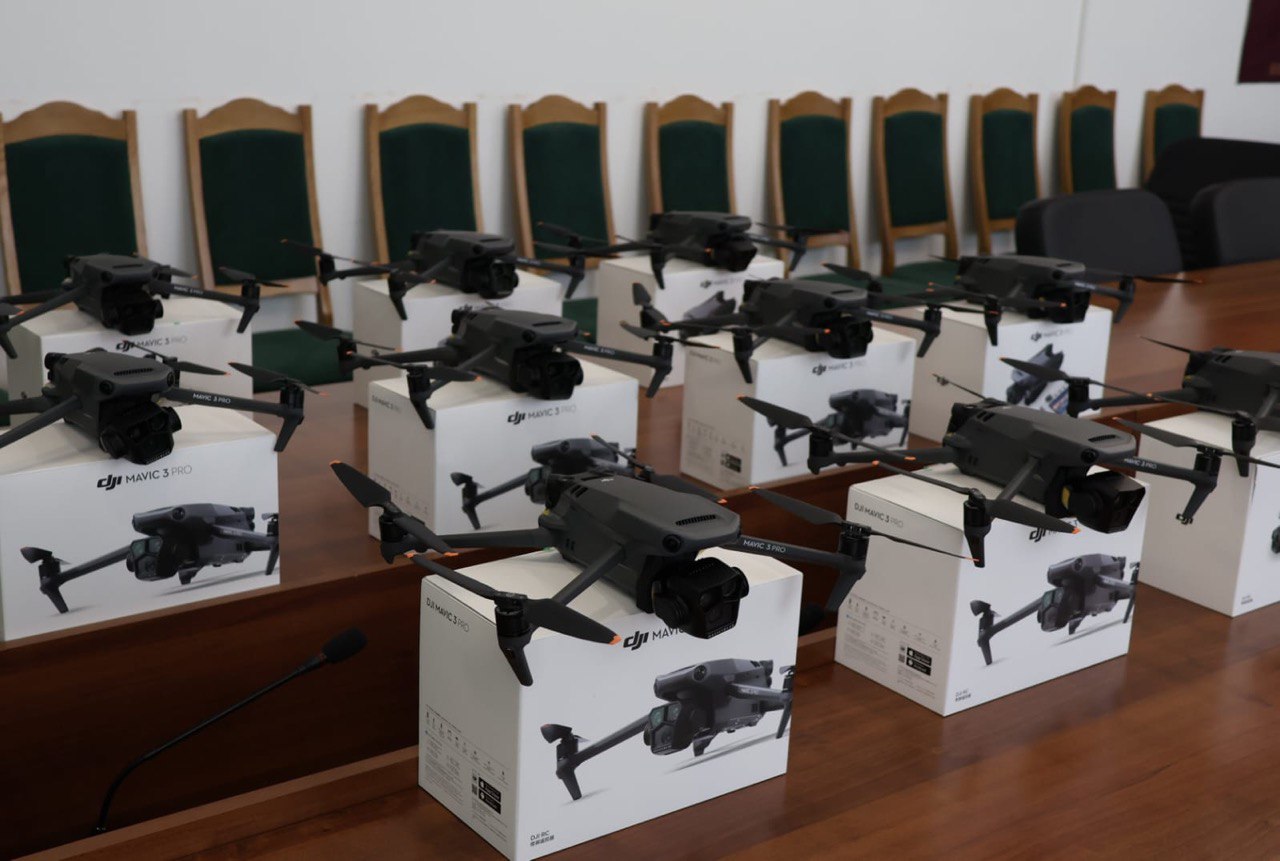 Новини Вінниці / Вінниця передала військовим чергову партію Mavic 3 Pro 