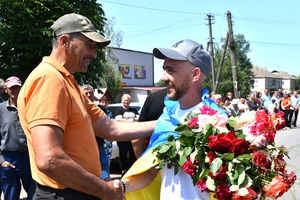 Новини Вінниці / 27 місяців полону: на Вінниччині  зустріли воїна Сергія Головенко 