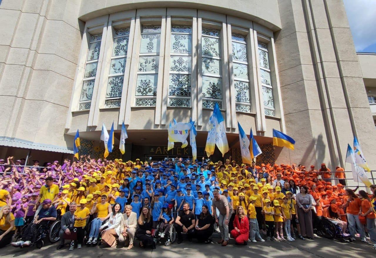 Новини Вінниці / 45 дітей з Вінниччини відпочили та оздоровилися в МДЦ «Артек»