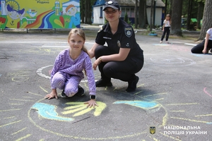 Новини Вінниці / Інтерактивні ігри, конкурси та сюрпризи: у гості до мешканців табору "ЯМаріуполь" завітали поліцейські Вінниччини 