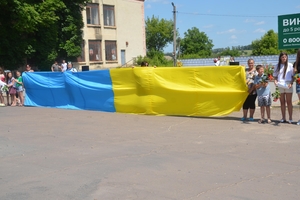 Новини Вінниці / "Ми дочекались на тебе, сину": Ямпільська громада зустріла Геннадія Луцького після 3 років полону