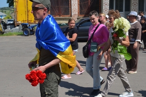 Новини Вінниці / "Ми дочекались на тебе, сину": Ямпільська громада зустріла Геннадія Луцького після 3 років полону