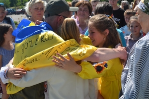 Новини Вінниці / "Ми дочекались на тебе, сину": Ямпільська громада зустріла Геннадія Луцького після 3 років полону