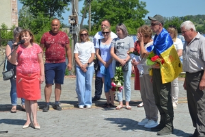 Новини Вінниці / "Ми дочекались на тебе, сину": Ямпільська громада зустріла Геннадія Луцького після 3 років полону