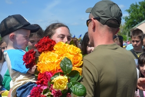 Новини Вінниці / "Ми дочекались на тебе, сину": Ямпільська громада зустріла Геннадія Луцького після 3 років полону