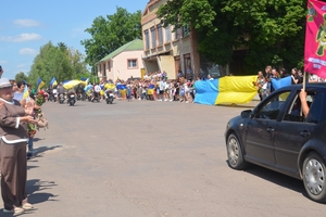 Новини Вінниці / "Ми дочекались на тебе, сину": Ямпільська громада зустріла Геннадія Луцького після 3 років полону