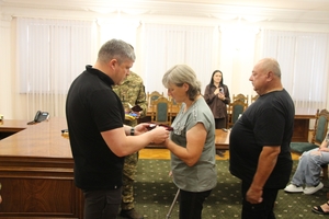 Новини Вінниці / На Вінниччині родинам загиблих захисників вручили посмертні державні нагороди