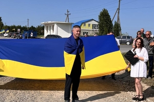 Новини Вінниці / На Вінниччині усім селом зустрічали звільненого з полону Сергія Загику