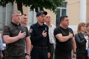 Новини Вінниці / На знак підтримки корінного народу Криму на Вінниччині підняли кримськотатарський прапор