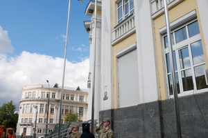 Новини Вінниці / На знак підтримки корінного народу Криму на Вінниччині підняли кримськотатарський прапор