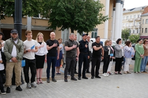 Новини Вінниці / На знак підтримки корінного народу Криму на Вінниччині підняли кримськотатарський прапор