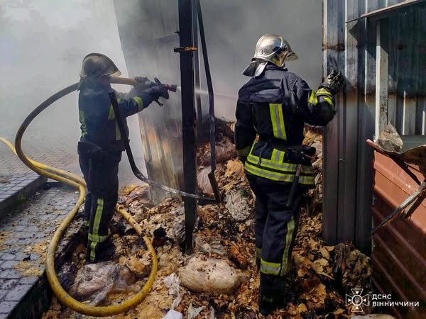 Новини Вінниці / Неподалік Вінниці спалахнула пожежа на підприємстві 