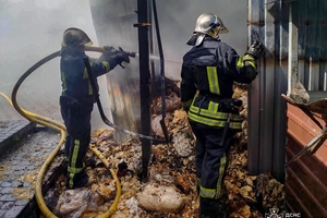 Новини Вінниці / Неподалік Вінниці спалахнула пожежа на підприємстві 