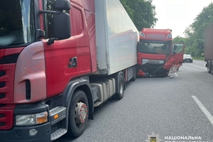 Новини Вінниці / Поліція працює на місці ДТП за участі трьох авто, що сталась у Вінницькому районі  
