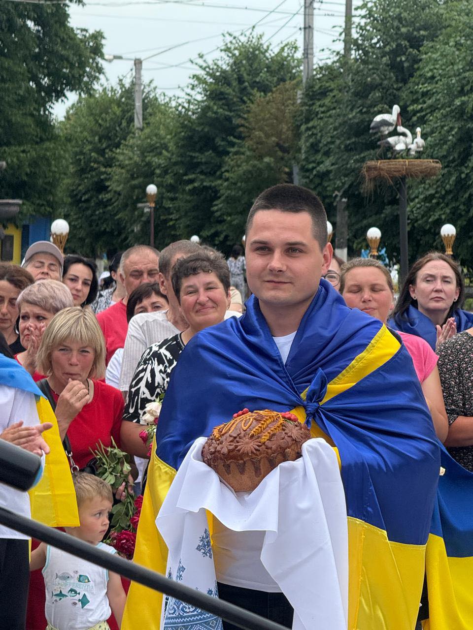 Новини Вінниці / У Гайсині зустріли Юрія Юзвака з полону