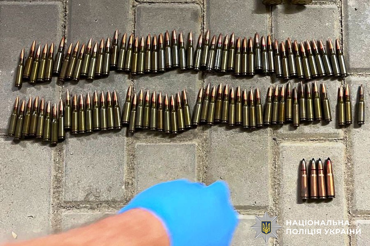 Новини Вінниці / У Гайсинському районі слідчі задокументували факт незаконного зберігання боєприпасів місцевим мешканцем 