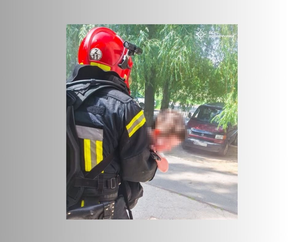 Новини Вінниці / У Вінниці бійці ДСНС врятували з пожежі 2-річного хлопчика 