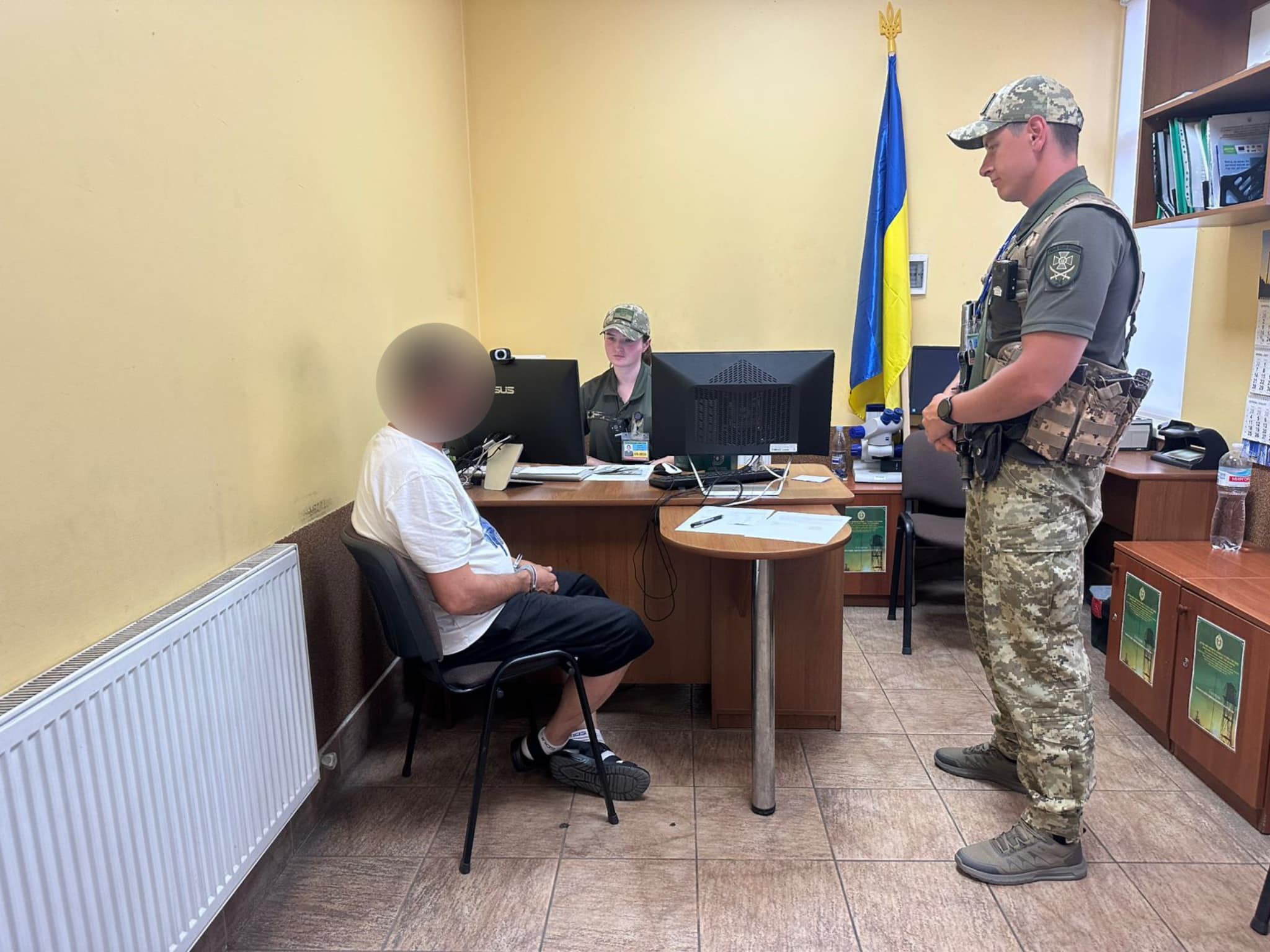 Новини Вінниці / Ведмежа послуга на кордоні: на Вінниччині іноземець намагався «врятувати» друга доларами