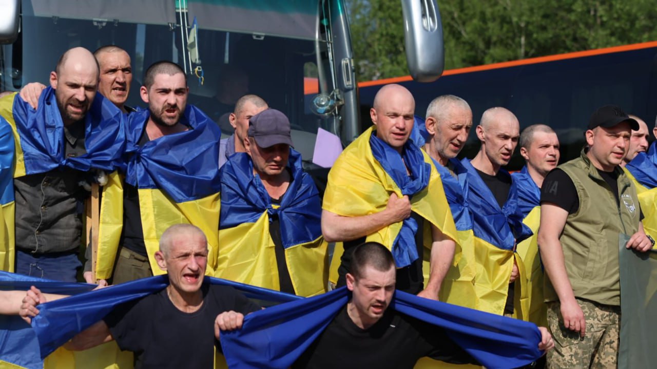 Новини Вінниці / З полону повертається ще група поранених й важкопоранених захисників