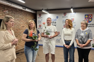 Новини Вінниці / Журналіст «VinTime» Катерина Кириленко отримала іменну відзнаку «Серце матері» 