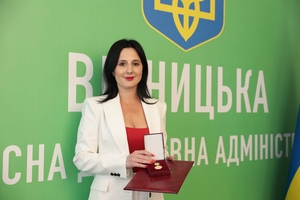 Новини Вінниці / 11 медиків з Вінниччини отримали відзнаки Верховної Ради України