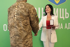 Новини Вінниці / 11 медиків з Вінниччини отримали відзнаки Верховної Ради України