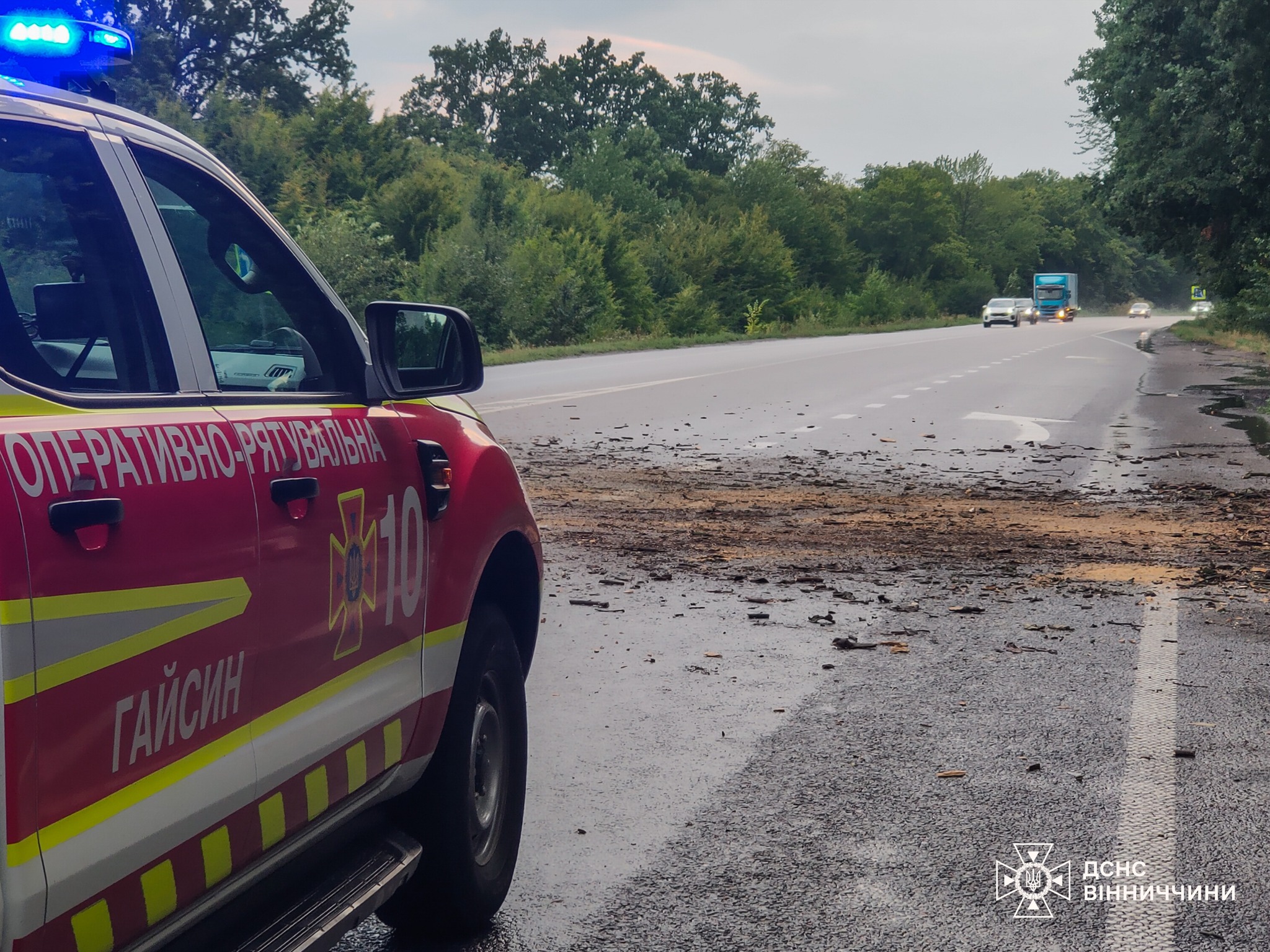 Новини Вінниці / Другу добу поспіль на Вінниччині підрозділи ДСНС ліквідовують наслідки негоди  