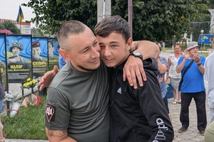 Новини Вінниці / Гайсинська громада зустріла ще одного Героя: Дмитро Колісник повернувся з російського полону