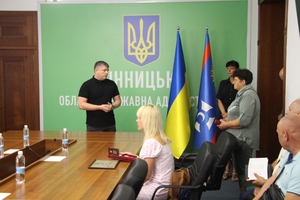 Новини Вінниці / На Вінниччині родинам загиблих Захисників вручили посмертні державні нагороди