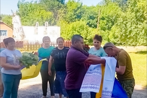 Новини Вінниці / На Вінниччині усім селом зустрічали воїна, який повернувся з полону