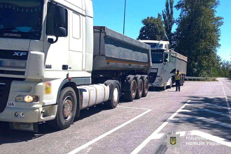 Новини Вінниці / Поліція Вінниччини нагадує водіям про сезонні обмеження для великовагових транспортних засобів 