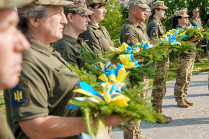 Новини Вінниці / У День української державності на Замковій горі Вінниці урочисто підняли синьо-жовтий стяг
