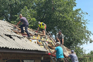 Новини Вінниці / У Писарівці ліквідовують наслідки падіння уламків шахеда 