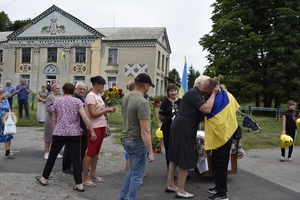 Новини Вінниці / У Погребищенській громаді зустріли звільненого з ворожого полону Героя Руслана Нестерука