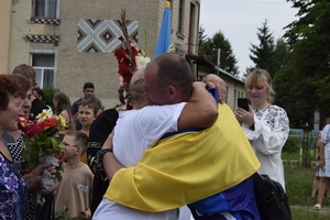 Новини Вінниці / У Погребищенській громаді зустріли звільненого з ворожого полону Героя Руслана Нестерука