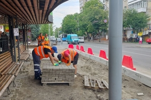 Новости Винницы и области / У Вінниці розпочали оновлювати зупинки на вулиці Грушевського та Зулінського в межах створення першого безбар'єрного маршруту / Інформаційний портал На Париже Новини Вінниці / У Вінниці розпочали оновлювати зупинки на вулиці Грушевського та Зулінського в межах створення першого безбар'єрного маршруту