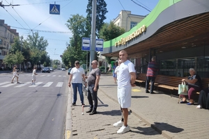 Новини Вінниці / У Вінниці ветеранів долучили до додаткового обстеження однієї з ділянок майбутнього безбар’єрного маршруту