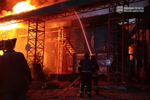 Новини Вінниці / Важка ніч для Вінниці: всі пожежі ліквідовано, триває розбір завалів (ФОТО)