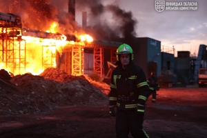 Новини Вінниці / Важка ніч для Вінниці: всі пожежі ліквідовано, триває розбір завалів (ФОТО)
