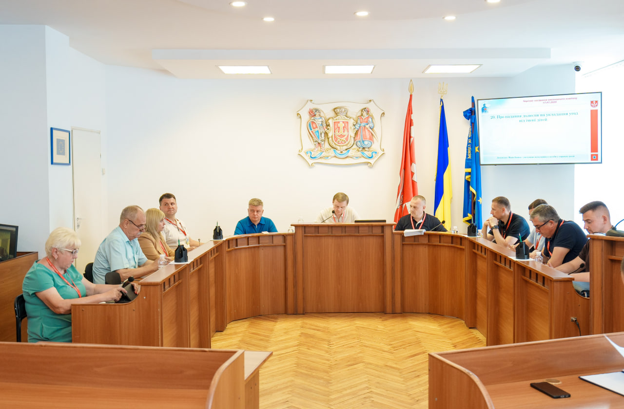 Новини Вінниці / Вінницька міськрада надасть допомогу постраждалим від обстрілу: 25 тис. грн людям, які отримали травми, 10 тис. на відновлення пошкоджених будинків