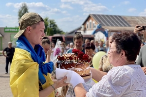 Новини Вінниці / На Вінниччині односельчани зустріли з полону військового Сергія Кищука